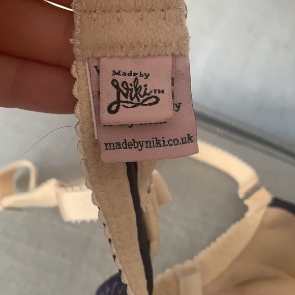 Beautiful blue with cream lace bra - Picture 3 of 3